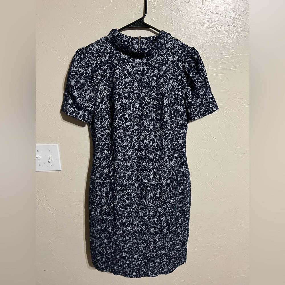 Maggy London short mini bodycon blue white floral dress women size 6